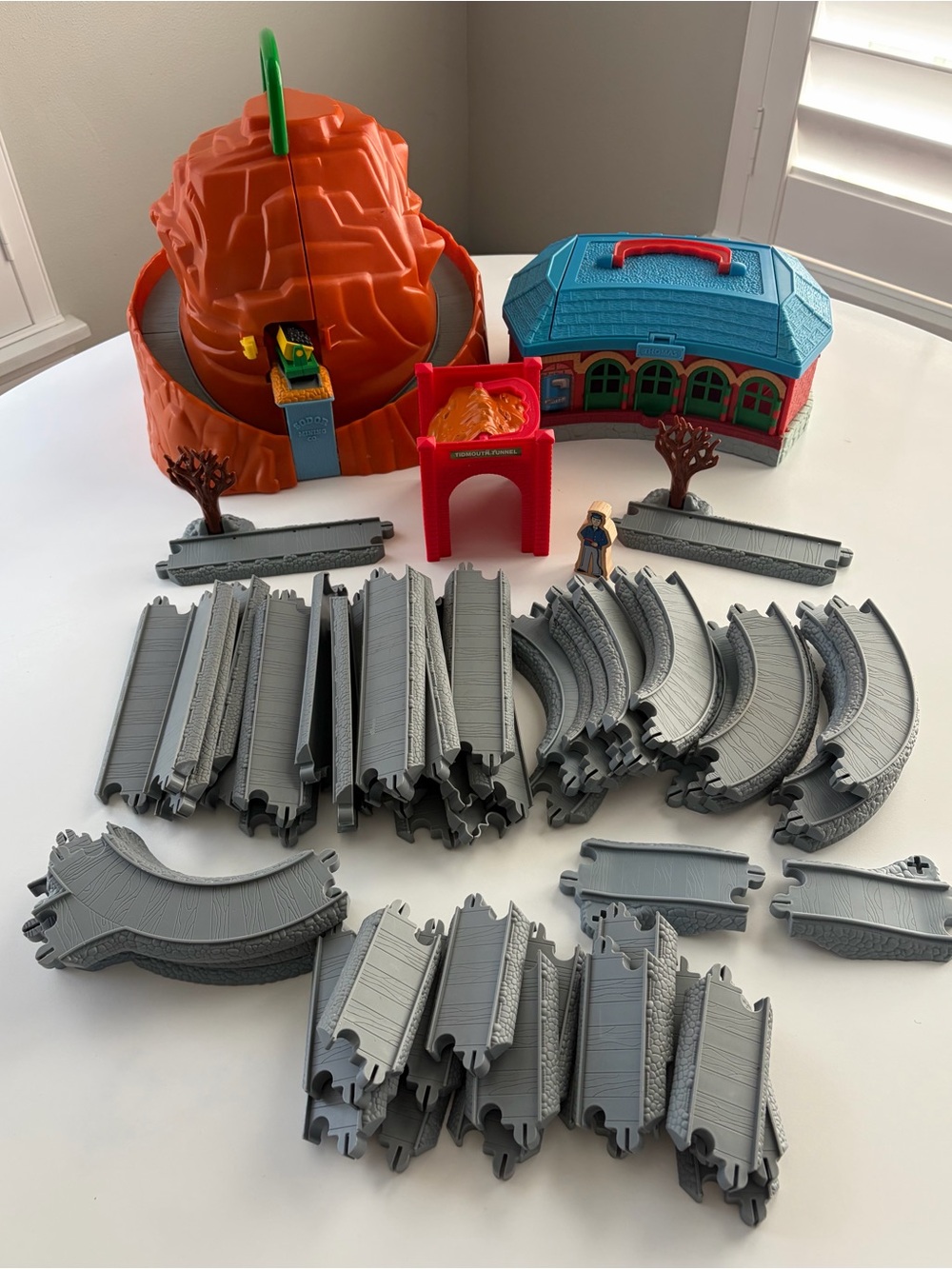 Learning Curve International Thomas and Friends Take Along Train Set